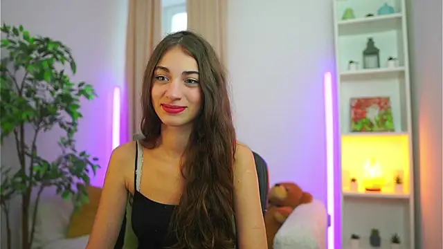 Snapshot of Sophie__Nice chatting on 09-11-25, 01:11 Sophie  Nice online show from 09-11-25, 01:11
