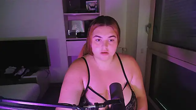 Snapshot of lilfroggy_off chatting on 07-28-26, 02:24 lilfroggy off online show from 07-28-26, 02:24