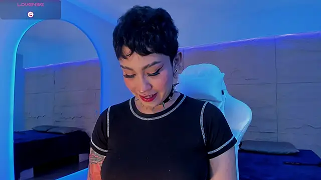 Snapshot of ZahaRose chatting on 09-10-25, 04:28 ZahaRose online show from 09-10-25, 04:28