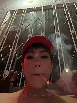 ZahaRose online show from 11-18-25, 03:32