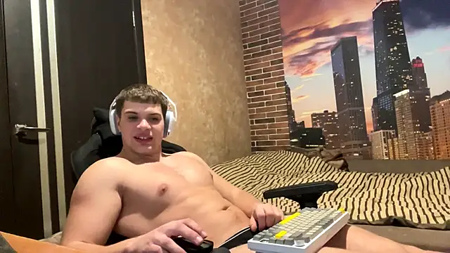 MusclePhantom online show from 02-12-26, 08:41