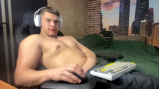 MusclePhantom online show from 03-24-26, 09:15