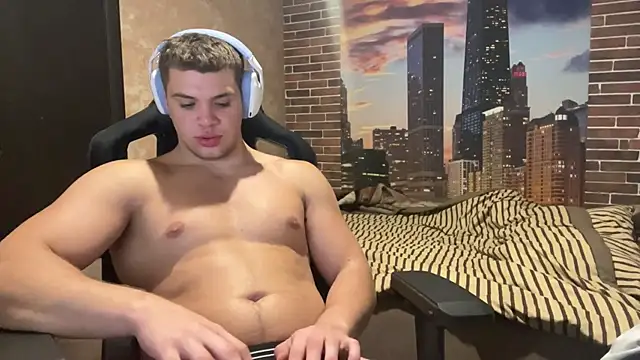 MusclePhantom online show from 10-30-25, 09:22