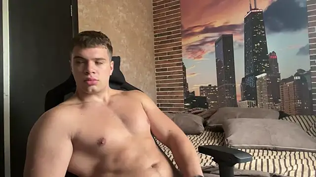 MusclePhantom online show from 10-03-25, 09:22