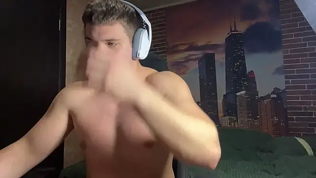 MusclePhantom online show from 04-19-26, 08:55