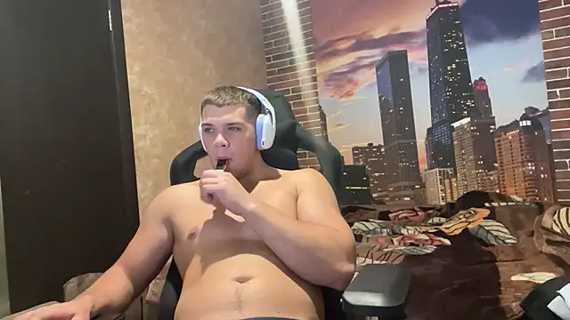 MusclePhantom online show from 10-19-25, 08:00