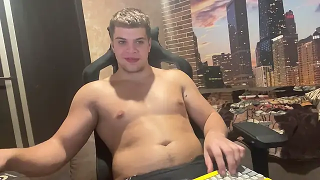 MusclePhantom online show from 10-07-25, 08:32