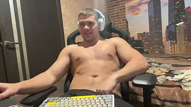 MusclePhantom online show from 10-21-25, 07:57