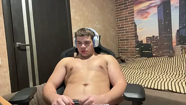 MusclePhantom online show from 11-17-25, 09:30