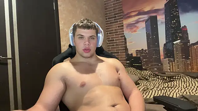 MusclePhantom online show from 12-05-25, 09:12