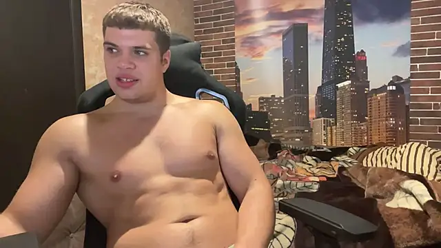 MusclePhantom online show from 10-10-25, 07:58