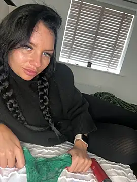 BELLABLACKXUK online show from 10-27-25, 11:11