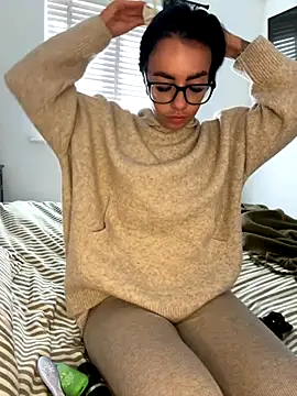 Snapshot of BELLABLACKXUK chatting on 10-06-25, 11:22 BELLABLACKXUK online show from 10-06-25, 11:22