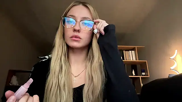 Snapshot of Jetta_Corsacami chatting on 09-14-25, 01:33 Jetta Corsacami online show from 09-14-25, 01:33