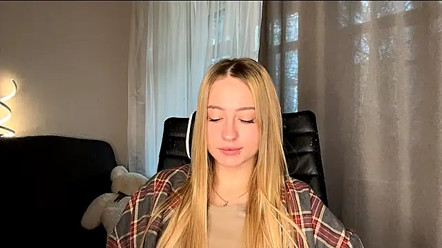 Snapshot of Jetta_Corsacami chatting on 10-24-25, 06:45 Jetta Corsacami online show from 10-24-25, 06:45