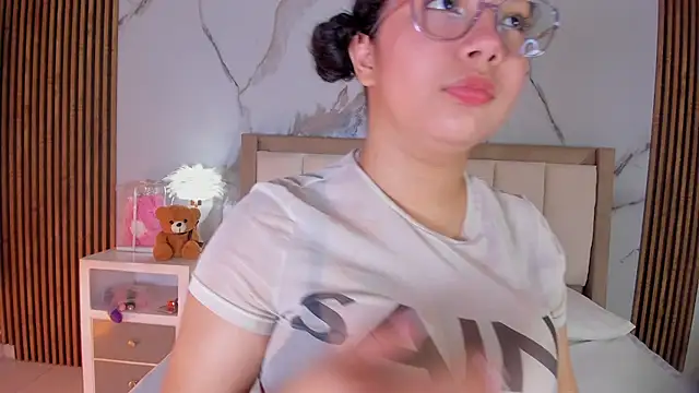 LunaRosse  online show from 06-19-26, 11:27