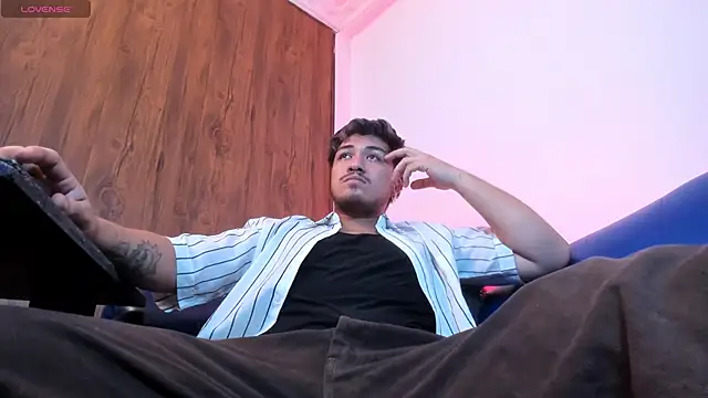 juanmechanic  online show from 02-11-26, 06:57