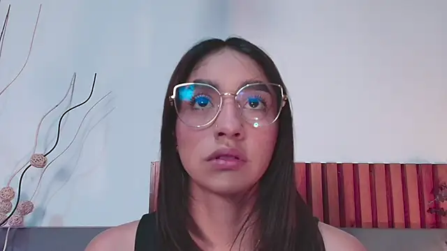 Snapshot of IvyJhons chatting on 09-19-25, 11:47 IvyJhons online show from 09-19-25, 11:47