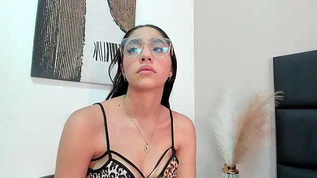 Snapshot of IvyJhons chatting on 11-27-25, 11:43 IvyJhons online show from 11-27-25, 11:43