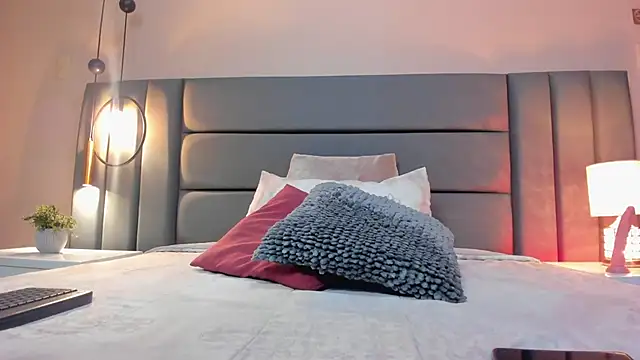 Snapshot of IvyJhons chatting on 10-23-25, 11:42 IvyJhons online show from 10-23-25, 11:42