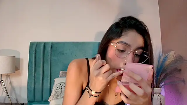 Snapshot of IvyJhons chatting on 11-05-25, 11:57 IvyJhons online show from 11-05-25, 11:57