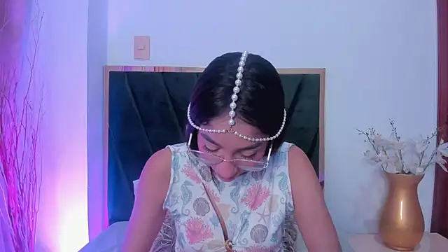 Snapshot of IvyJhons chatting on 10-15-25, 11:51 IvyJhons online show from 10-15-25, 11:51