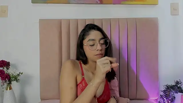 Snapshot of IvyJhons chatting on 10-06-25, 11:44 IvyJhons online show from 10-06-25, 11:44