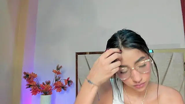 Snapshot of IvyJhons chatting on 11-26-25, 11:43 IvyJhons online show from 11-26-25, 11:43