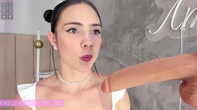 miamonroee  online show from 09-23-25, 10:33