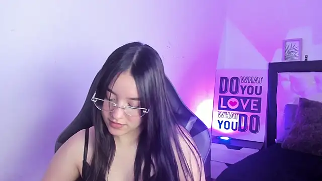 KimGarces online show from 09-17-25, 09:06