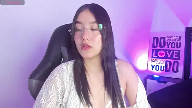 KimGarces online show from 09-14-25, 04:29