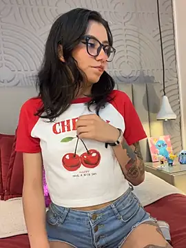 Snapshot of eviegothel_ chatting on 10-16-25, 08:17 eviegothel online show from 10-16-25, 08:17