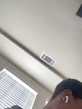 Snapshot of huhgtr chatting on 11-14-25, 04:32 huhgtr online show from 11-14-25, 04:32