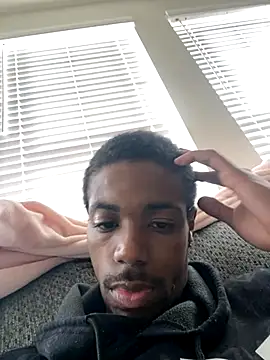 Snapshot of huhgtr chatting on 11-12-25, 03:05 huhgtr online show from 11-12-25, 03:05