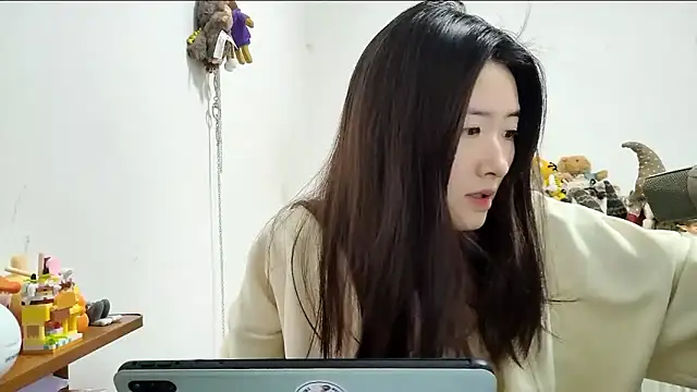 Moonlight-23 online show from 12-14-25, 01:17