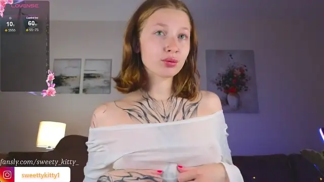 Snapshot of sweettykitty chatting on 10-17-25, 12:29 sweettykitty online show from 10-17-25, 12:29