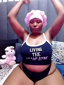 MrsMxx25 online show from 10-19-25, 08:22