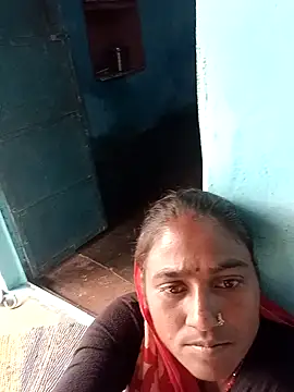 Snapshot of Sapna_hotA chatting on 10-24-25, 04:44 Sapna hotA online show from 10-24-25, 04:44