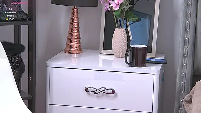 LolaButtie online show from 07-18-26, 06:33