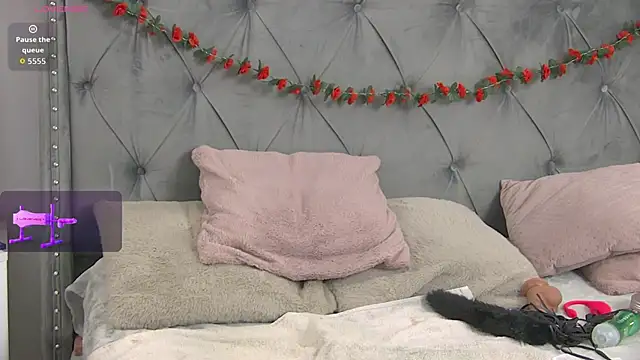 LolaButtie online show from 03-08-26, 07:33