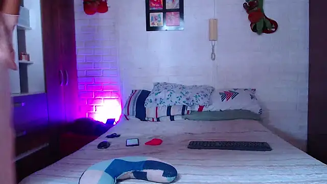 lucyymaximo online show from 11-17-25, 03:49