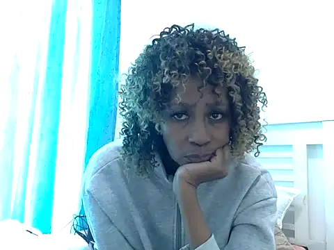 Snapshot of Teperalha chatting on 11-03-25, 11:58 Teperalha online show from 11-03-25, 11:58