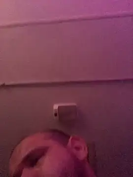 shakeweight online show from 02-15-26, 08:13