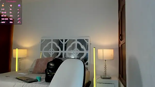 MikaelaStone online show from 01-08-26, 12:22