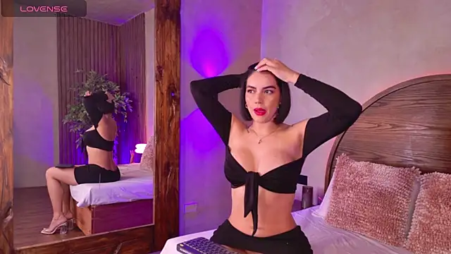renata black  online show from 04-23-26, 10:44