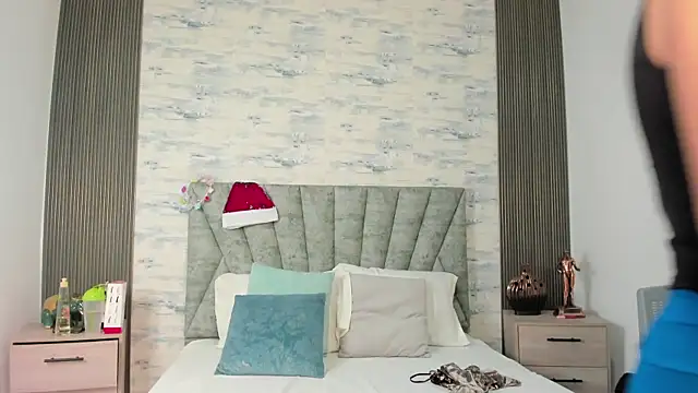 ShanelEvans online show from 12-05-25, 06:50