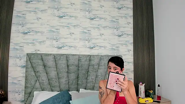 ShanelEvans online show from 09-15-25, 07:03