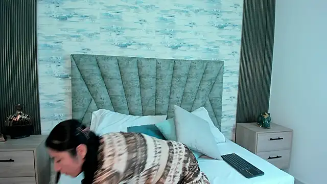 ShanelEvans online show from 09-26-25, 07:21