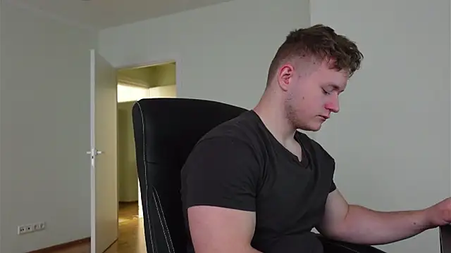 Richard Dullas online show from 10-21-25, 06:35