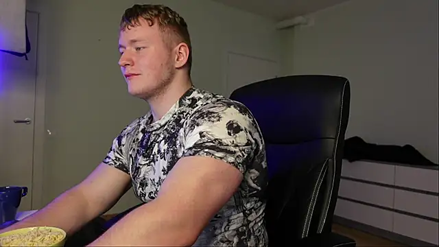 Richard Dullas online show from 10-23-25, 01:32